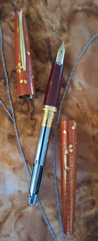 Pilot Maki-e Sakura Blizzard Red Vermillion