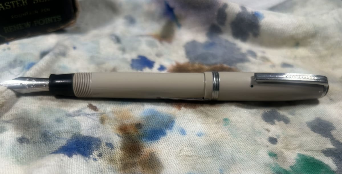 Mint Esterbrook Model CH Fountain Pen - Taupe/Beige with NOS 2556 Fine Nib