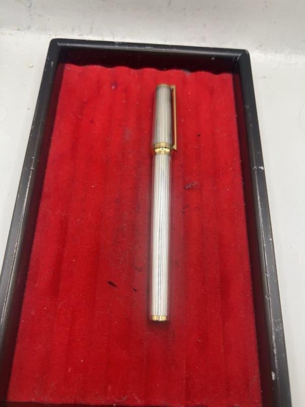 S.T. Dupont Montparnasse Fountain Pen Silver Plated And Gold 18K Nib