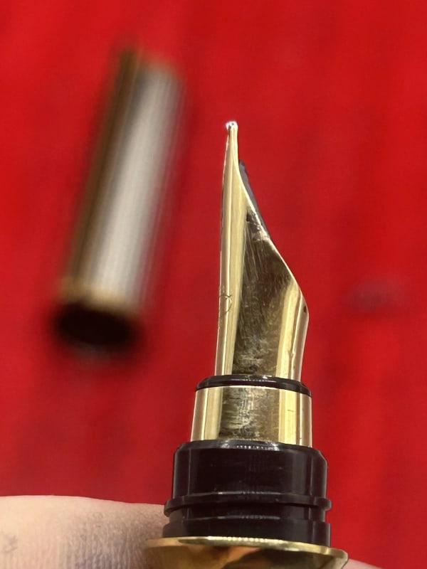 S.T. Dupont Montparnasse Fountain Pen Silver Plated And Gold 18K Nib