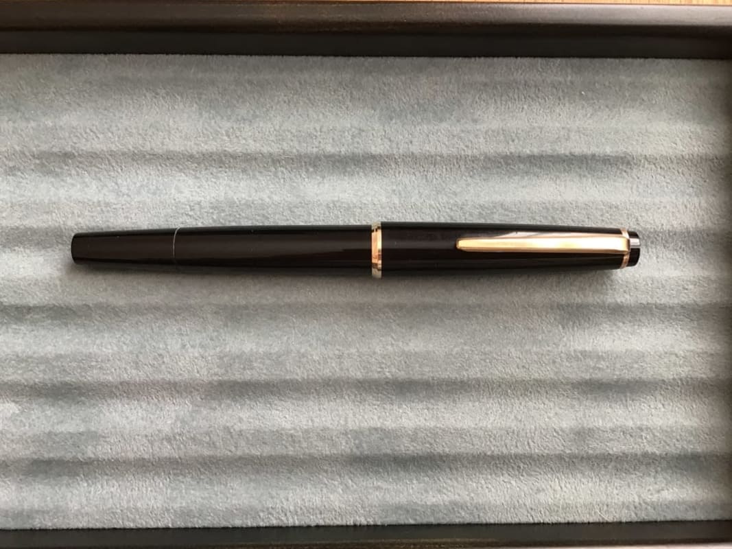 Vintage 1960's Montblanc 31 fountain pen - Black/GT - steel M