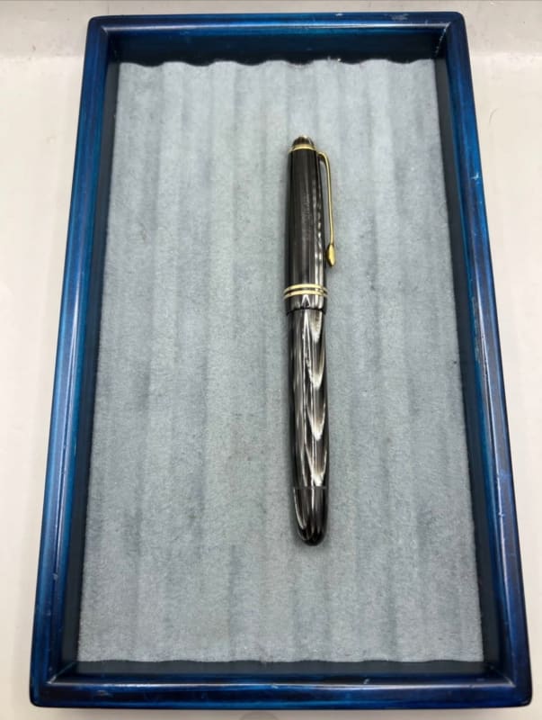Montblanc Fountain Pen 244g EF Grey Striped