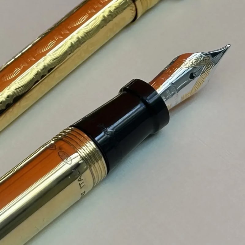 Montegrappa Reminiscence Cylindrical Gold Coated Fountain Pen (Preowned)