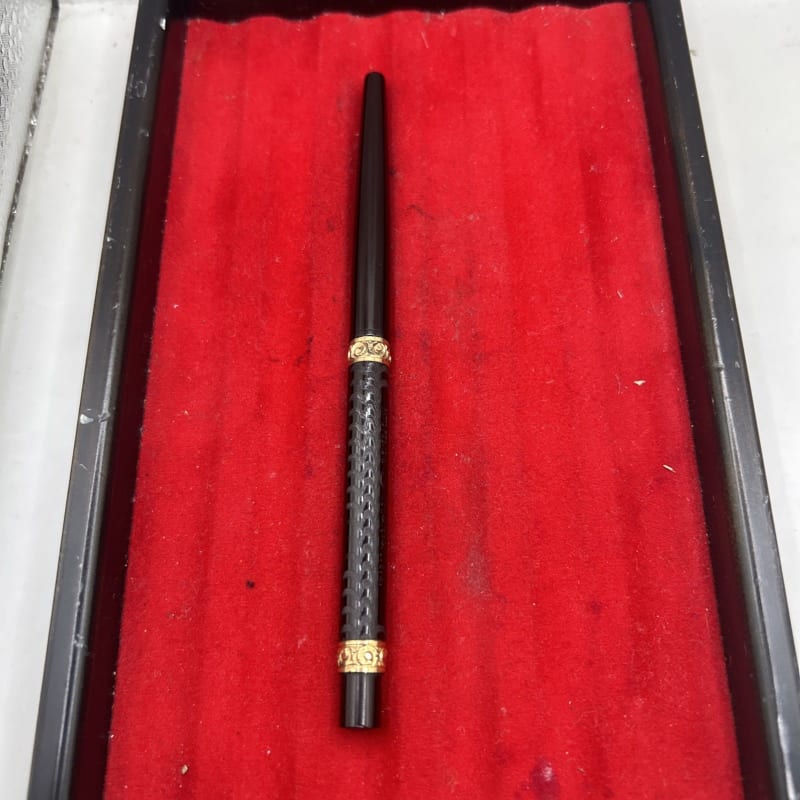 Waterman 22 Taper Cap Chased Hard Rubber Fountain Pen-14K Medium Flex NIB