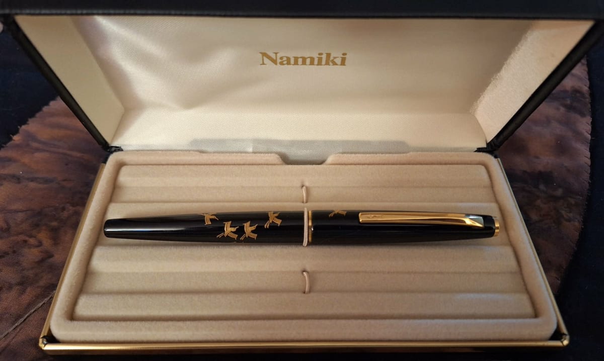 Pilot Maki-e Black Plover