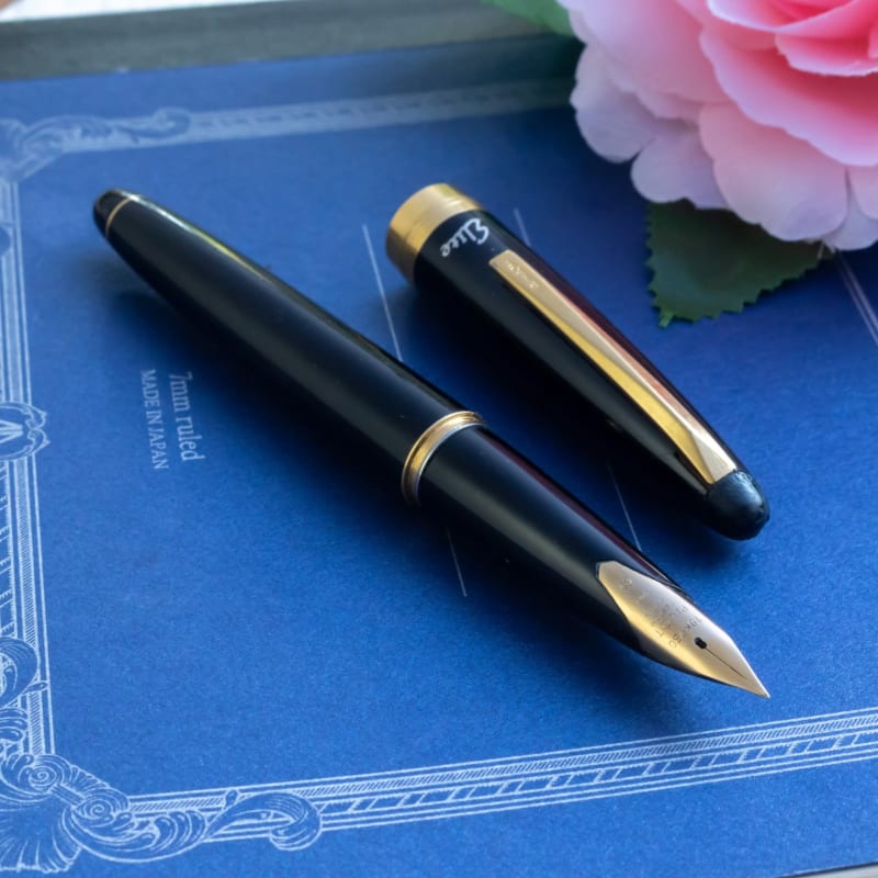 Vintage Custom 1970s Pilot Long Body Black 18K JIS Gold Nib Fountain Pen
