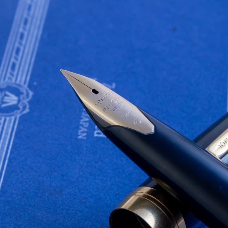 Vintage Custom 1970s Pilot Long Body Black 18K JIS Gold Nib Fountain Pen
