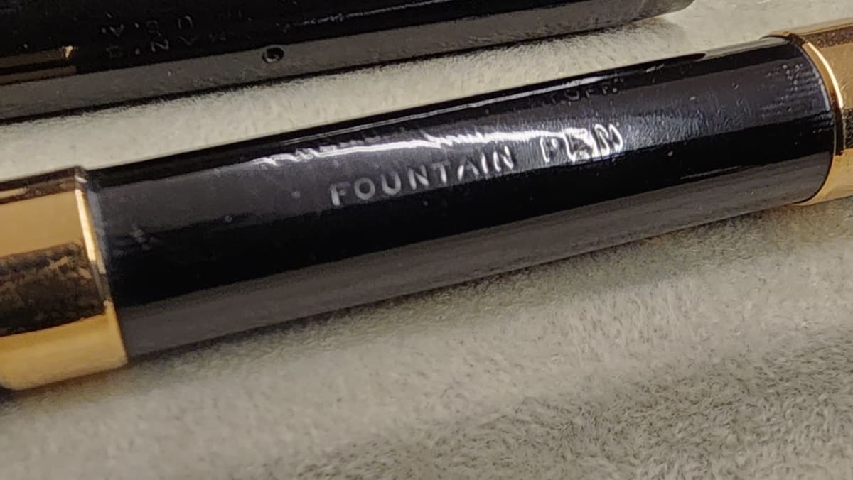 Watermans 52-1/2 - 2 English 9k Gold bands - BHR - 14k Watermans Semi-flex (Stubish) nib