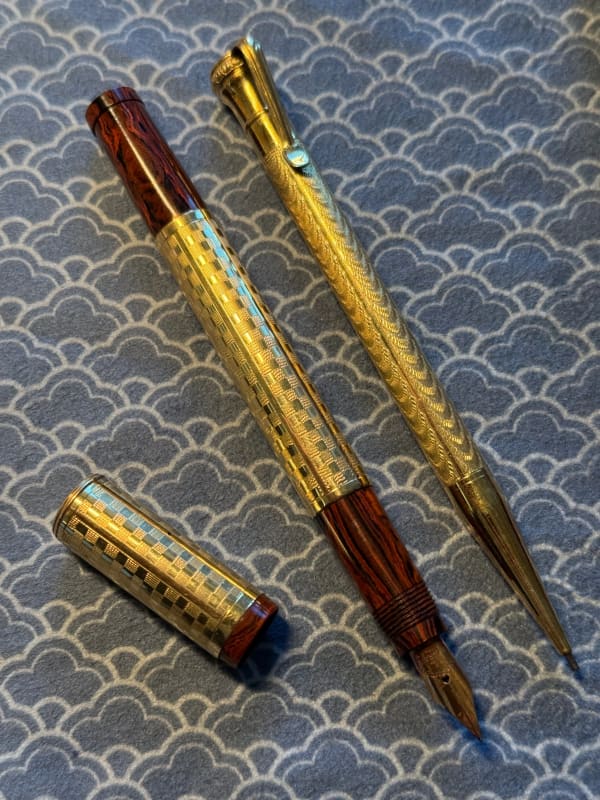 Unic Safety Boxed Pen & Pencil Set, Mottled Gold 'Checkerboard' Overlay, #2 18ct Warranted Nib