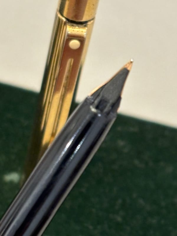 Sheaffer Targa Slim Gold Lines Pattern - Gold Nib - Cased (Bfp479)