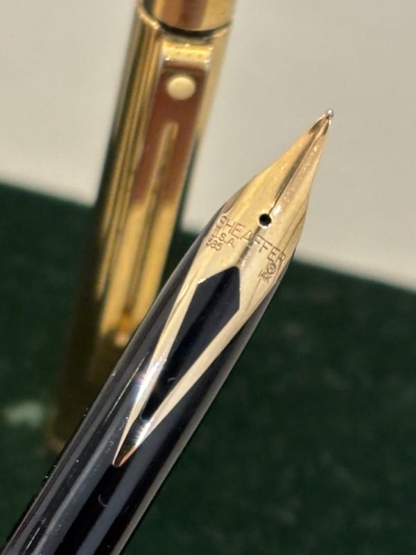 Sheaffer Targa Slim Gold Lines Pattern - Gold Nib - Cased (Bfp479)