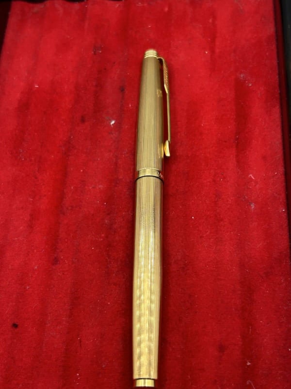 Parker 35 Gold Plated Milleraies Fountain Pen - 18K Medium NIB