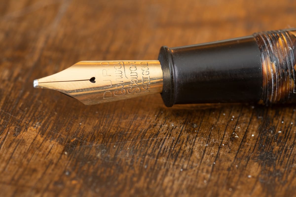 Stunning Conway Stewart No.58 Tiger-eye Fountain Pen, 14K DURO Broad nib, boxed