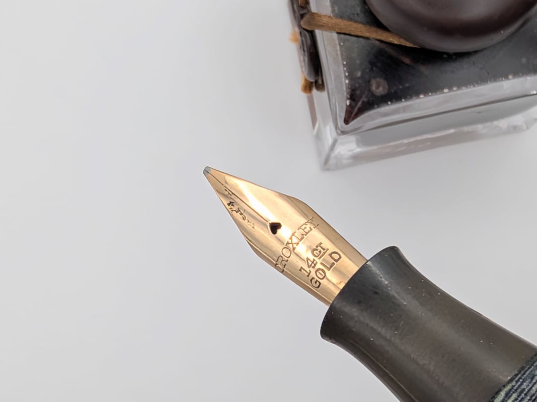 Vintage 1940s Croxley Pen by John Dickinson & Co. – Green Marbled Celluloid – 14K Gold Nib – Fully Restored