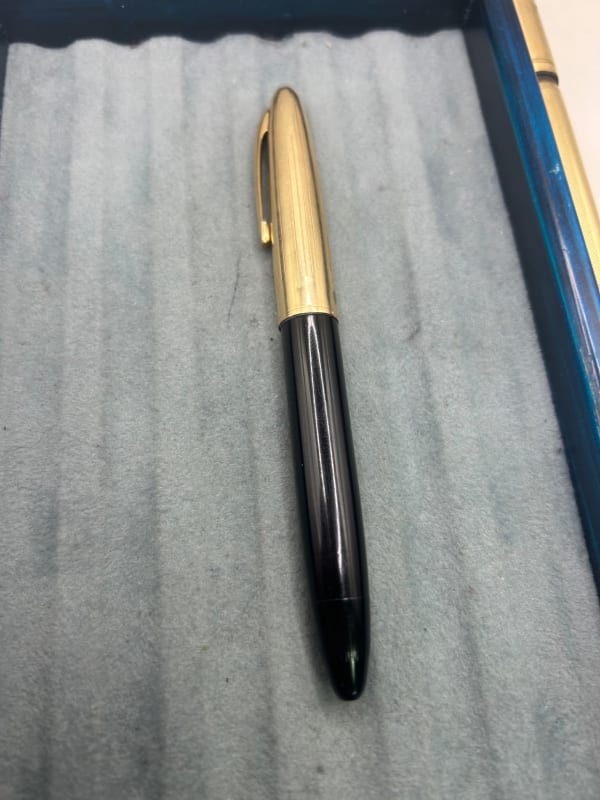 Vintage Sheaffer Crest Fountain Pen Vac Fill- 14K Triumph Fine nib 