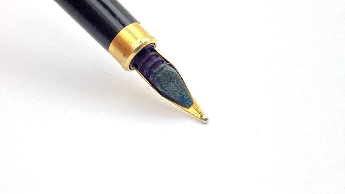 Vintage Omas Super Slim Fountain Pen Brushed Chrome Gold Plated Fine NIB Italy