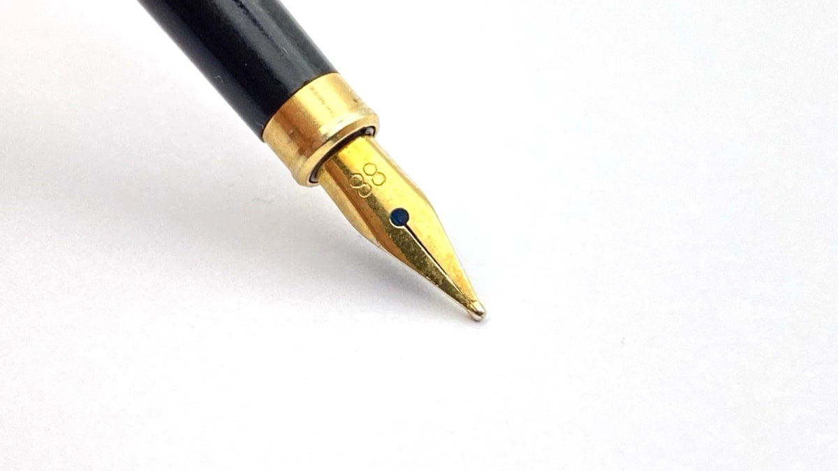 Vintage Omas Super Slim Fountain Pen Brushed Chrome Gold Plated Fine NIB Italy