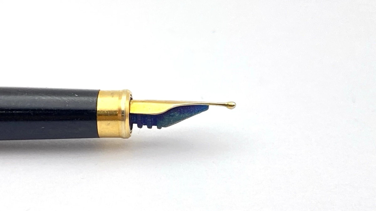 Vintage Omas Super Slim Fountain Pen Brushed Chrome Gold Plated Fine NIB Italy