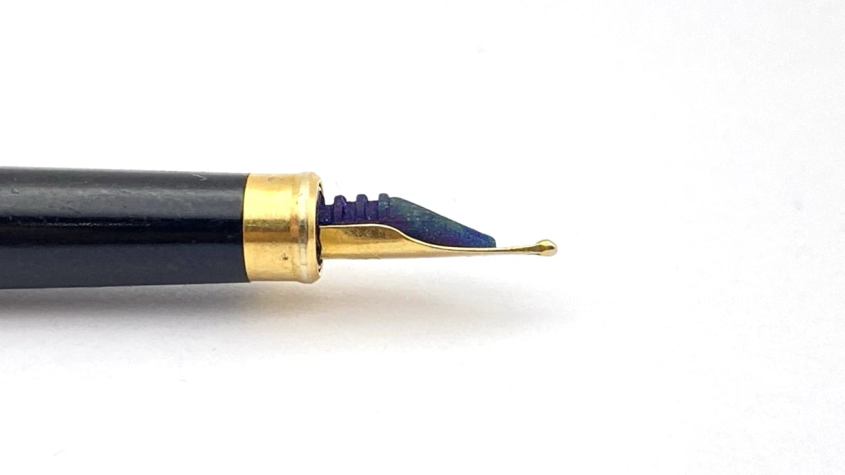 Vintage Omas Super Slim Fountain Pen Brushed Chrome Gold Plated Fine NIB Italy