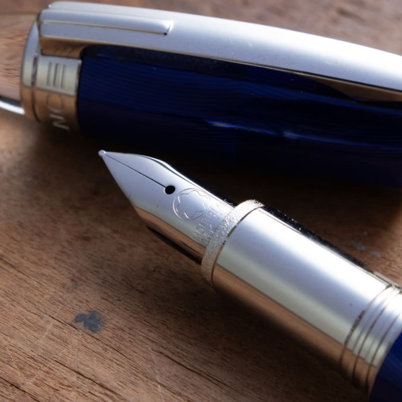 Montblanc Starwalker Cool Blue KR2020296 14K-585 Gold Nib Fountain Pen