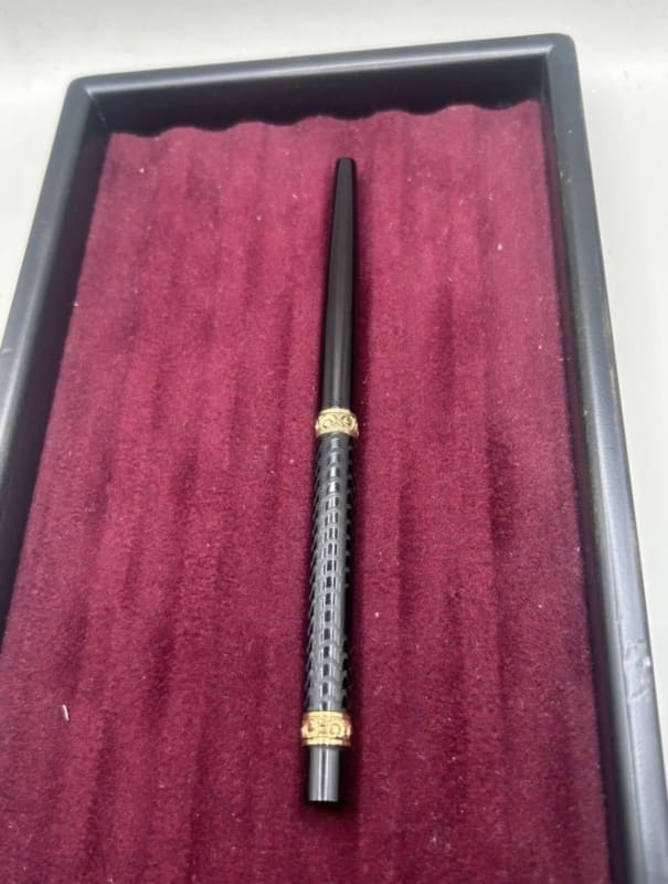 Waterman 22 Taper Cap Chased Hard Rubber Fountain Pen-14k Medium Flex Nib