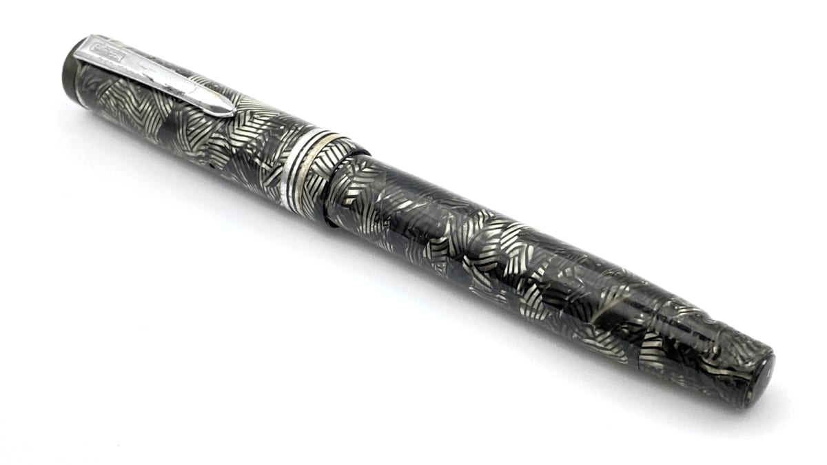 Vintage Mentmore Imperial Fountain Pen In Gray Hatched 14K Gold Fine NIB England