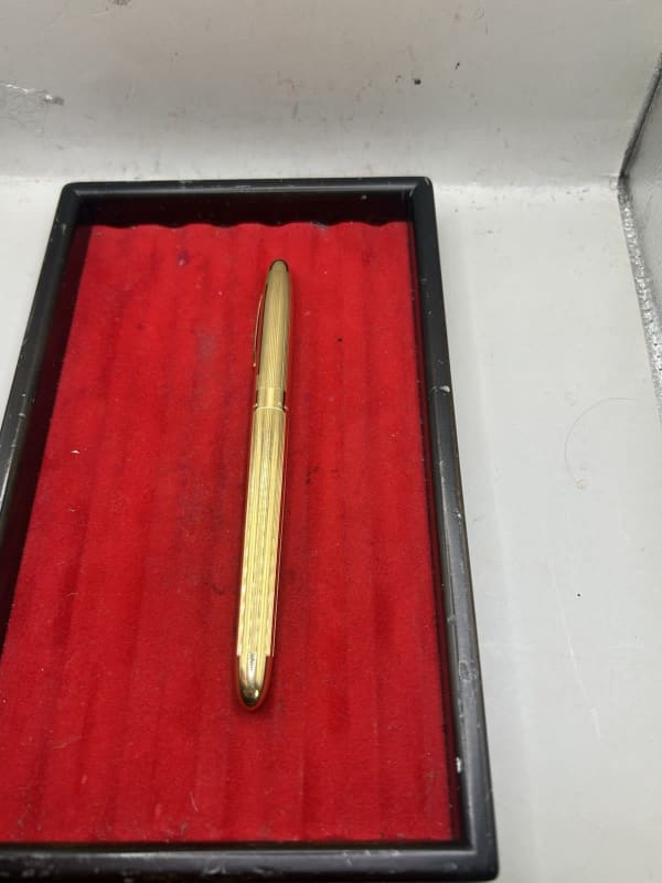 Sheaffer Crest 590 Gold Plated 18K Gold Nib Fountain Pen