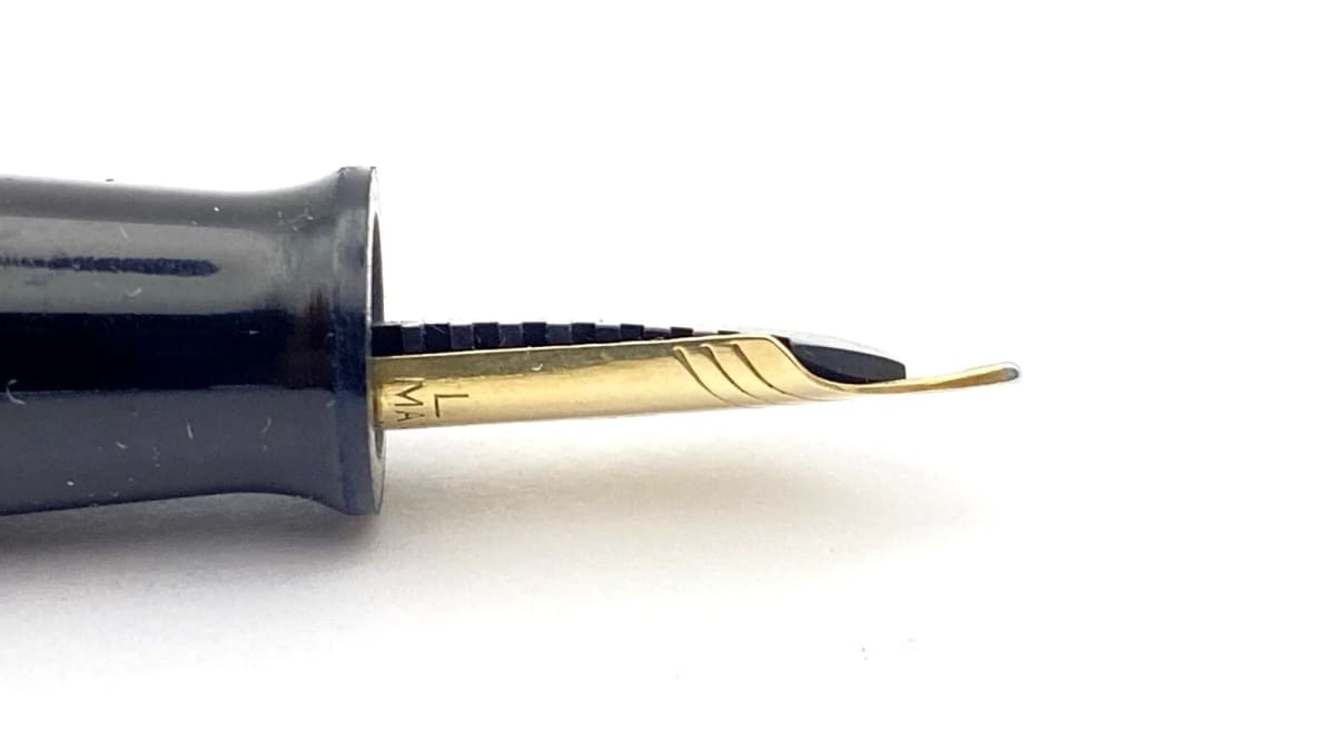 Vintage Moore 90A Fountain Pen In Green And Black Springy 14K Gold Fine NIB USA