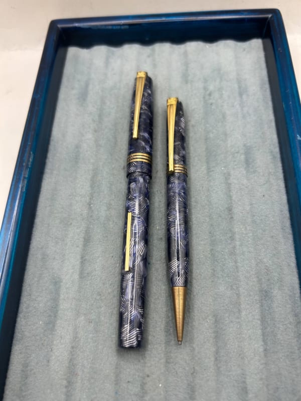 Wyvern Consul Fountain And Pencil Set Blue Hatched 