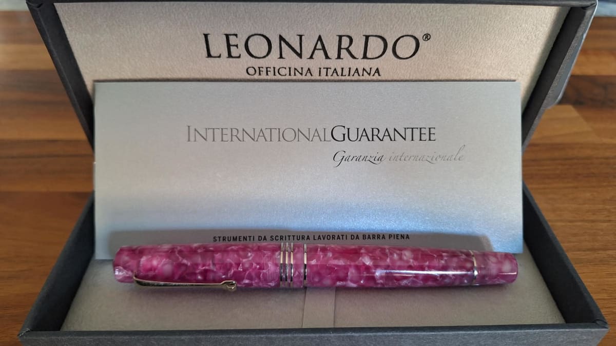 Leonardo Momento Zero Lavender Rhodium Trim 1.1mm Stub Nib