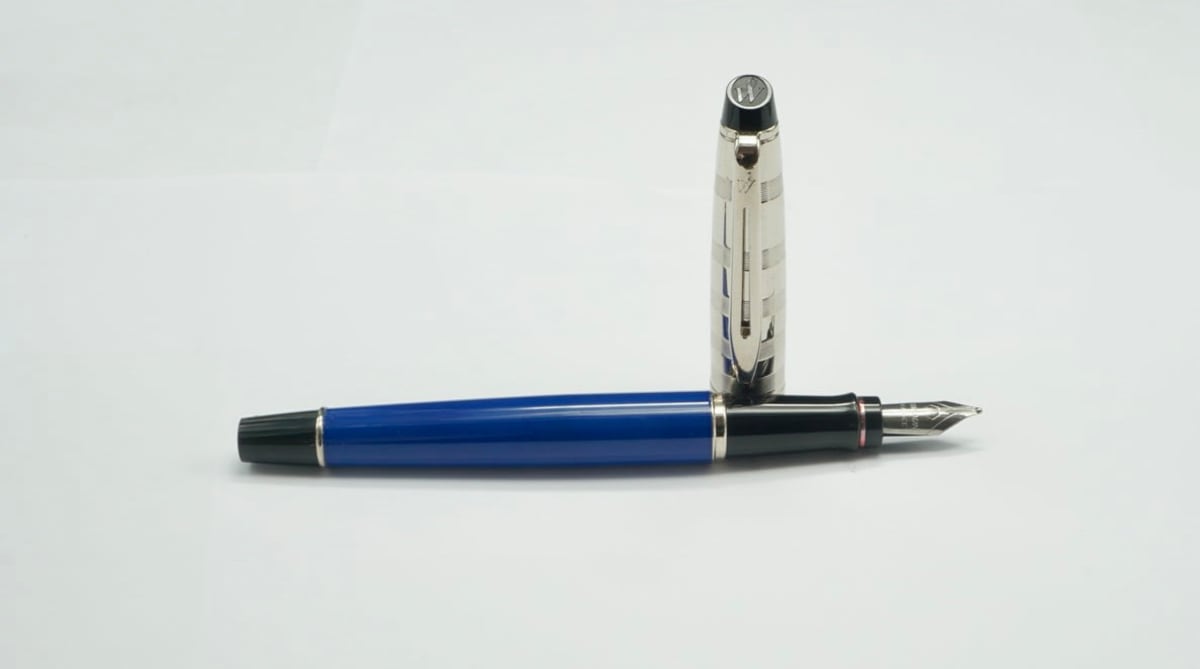 Waterman Expert Deluxe Fountain pen (blue/silver cap)