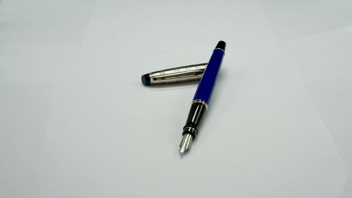Waterman Expert Deluxe Fountain pen (blue/silver cap)