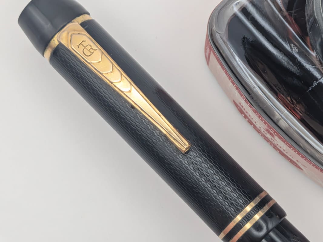 Vintage Onoto (De La Rue) Fountain Pen – Chased Pattern & 14k Gold Nib 1930's
