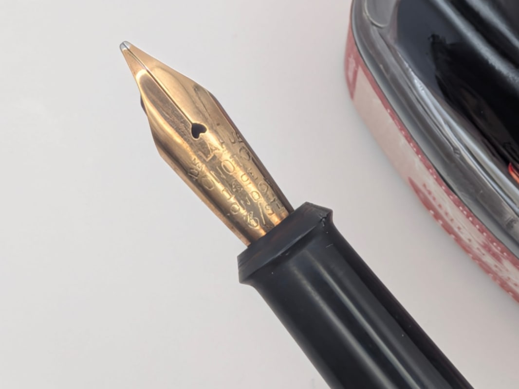 Vintage Onoto (De La Rue) Fountain Pen – Chased Pattern & 14k Gold Nib 1930's