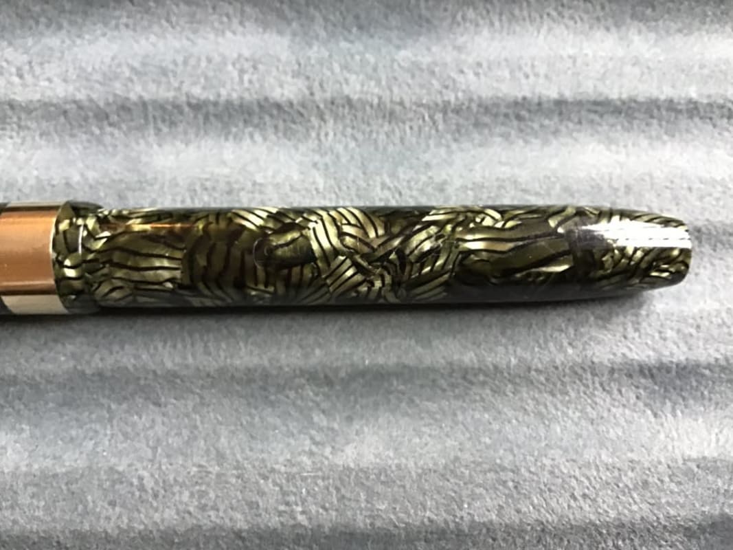 Vintage Conway Stewart 27 fountain pen - green hatched/GT - 14k nib