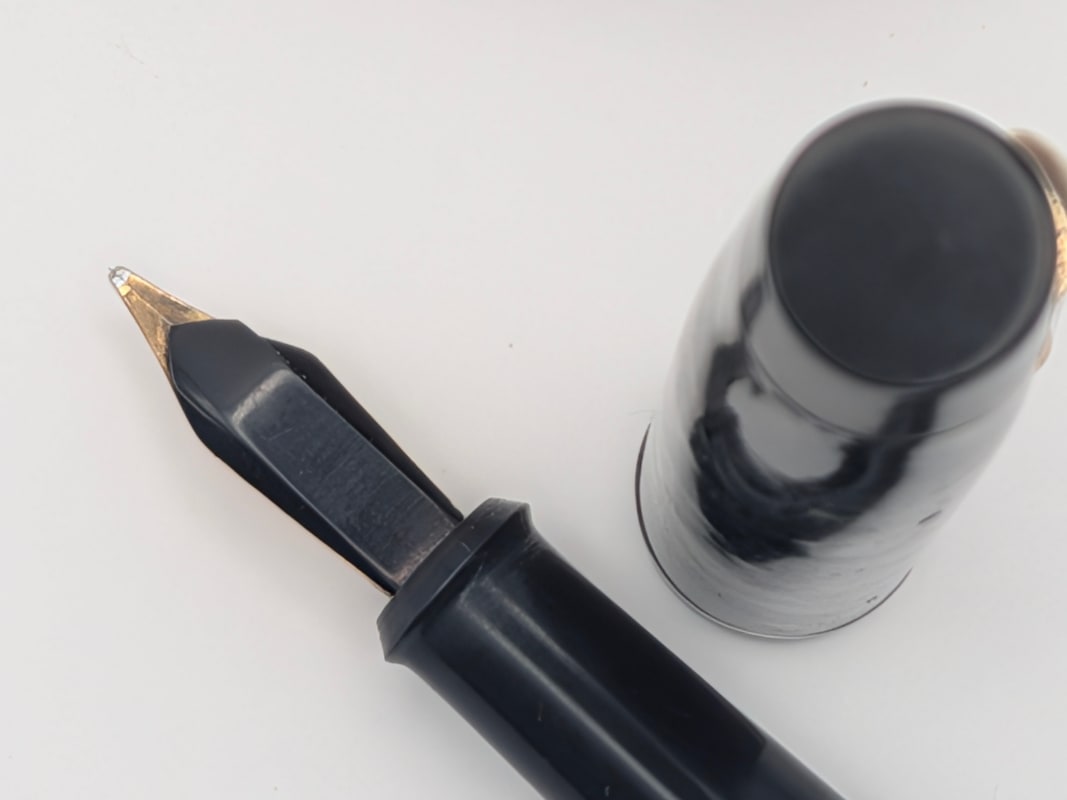 Vintage Onoto 5601 (De La Rue) Fountain Pen – Green Marbled Celluloid 1930's