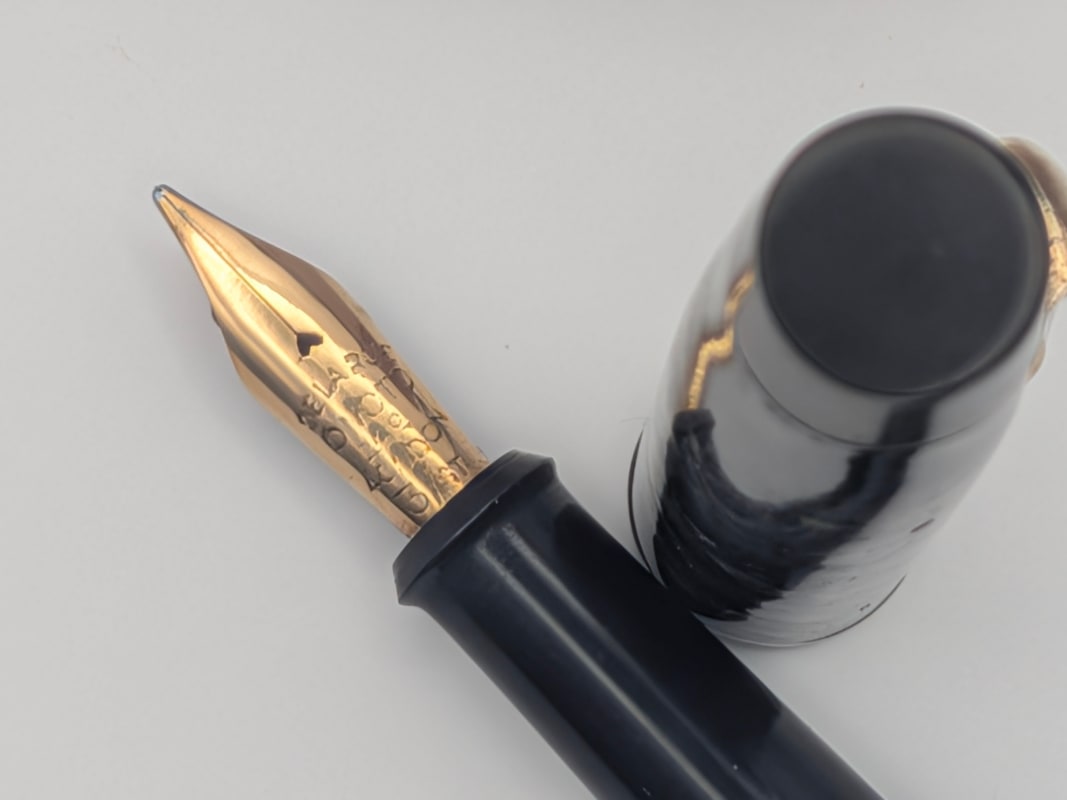 Vintage Onoto 5601 (De La Rue) Fountain Pen – Green Marbled Celluloid 1930's