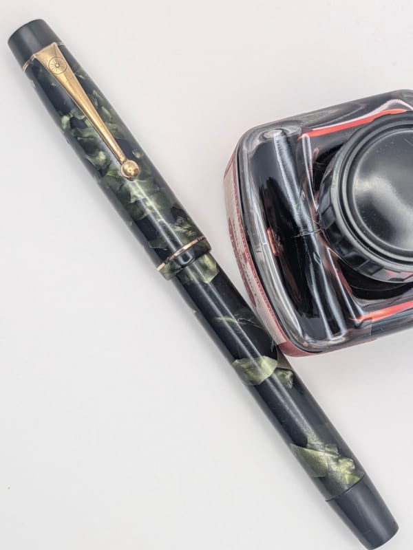 Vintage Onoto 5601 (De La Rue) Fountain Pen – Green Marbled Celluloid 1930's