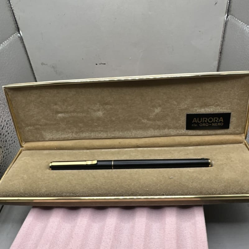 Vintage Aurora Hastil Fountain Pen Broad 14K Nib Matte Black Boxed