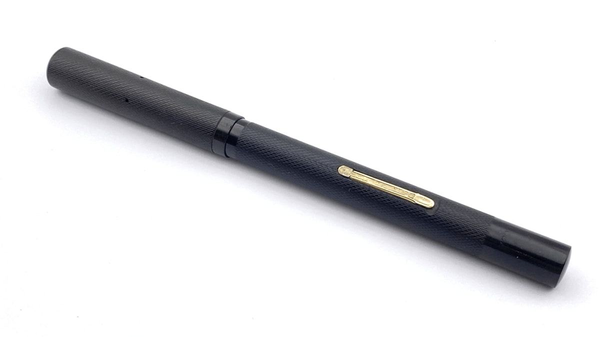 Vintage Onoto 7200 Fountain Pen In Black Chased Semi Flexible 14K Gold Fine NIB