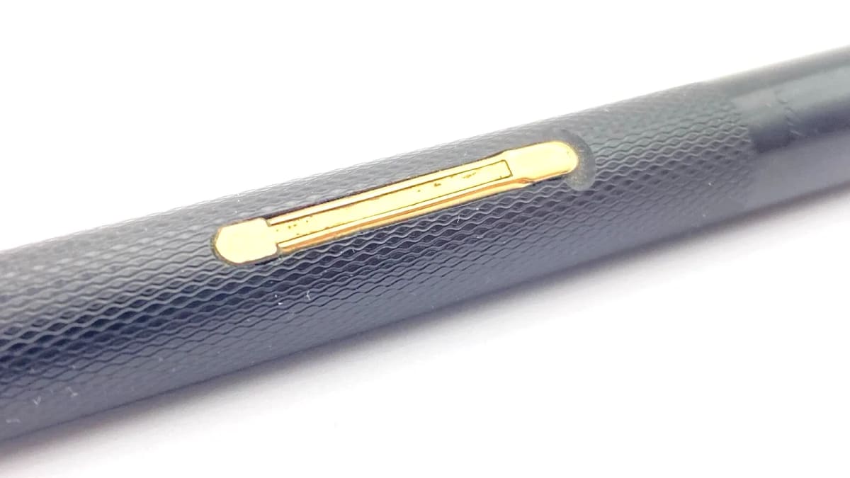 Vintage Onoto 7200 Fountain Pen In Black Chased Semi Flexible 14K Gold Fine NIB