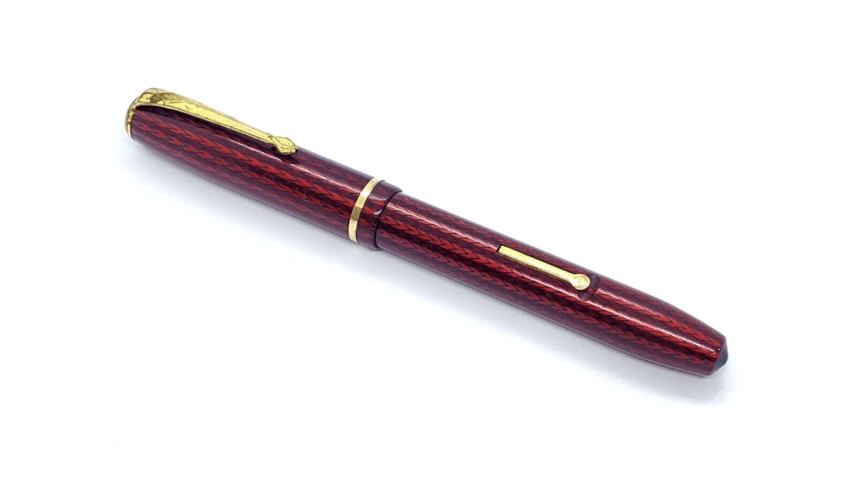 Vintage Conway Stewart No 28 Fountain Pen In Red Herringbone 14K Gold Medium NIB