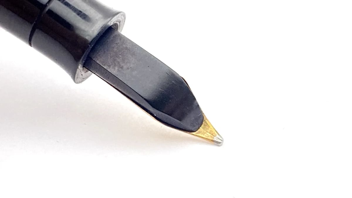 Vintage Altura No 752 Fountain Pen In Black Springy 14K Gold Medium NIB England