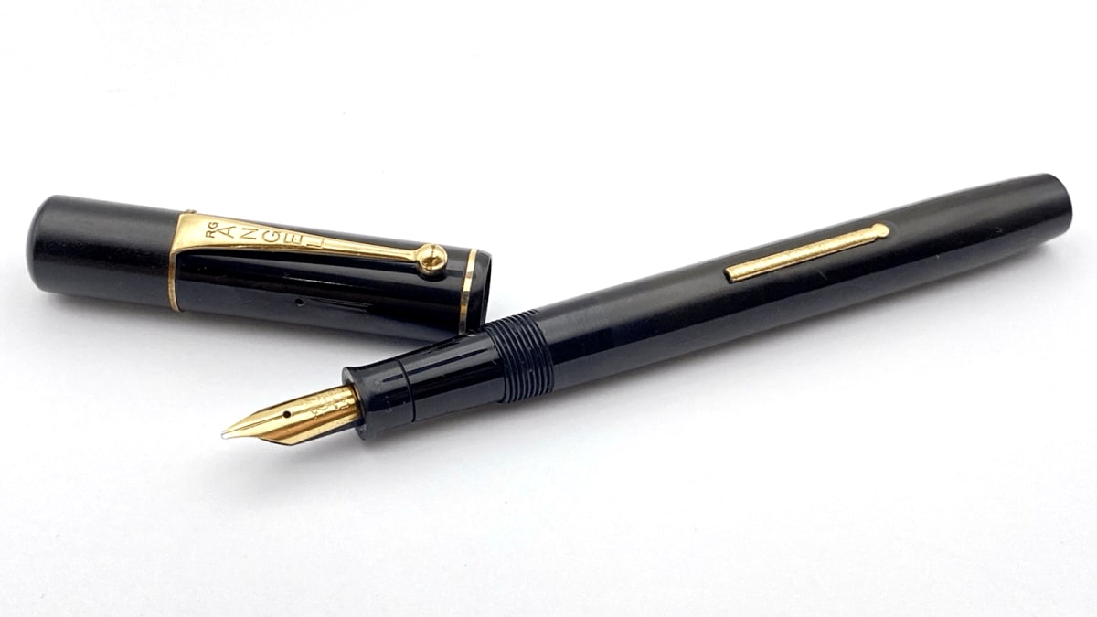Vintage Altura No 752 Fountain Pen In Black Springy 14K Gold Medium NIB England
