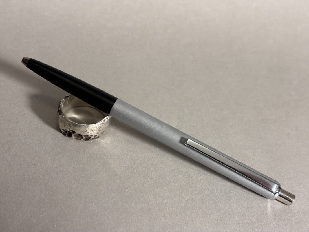Montblanc Caressa 490 Matte Black / Matte Steel Ballpoint Pen (Bfp560)