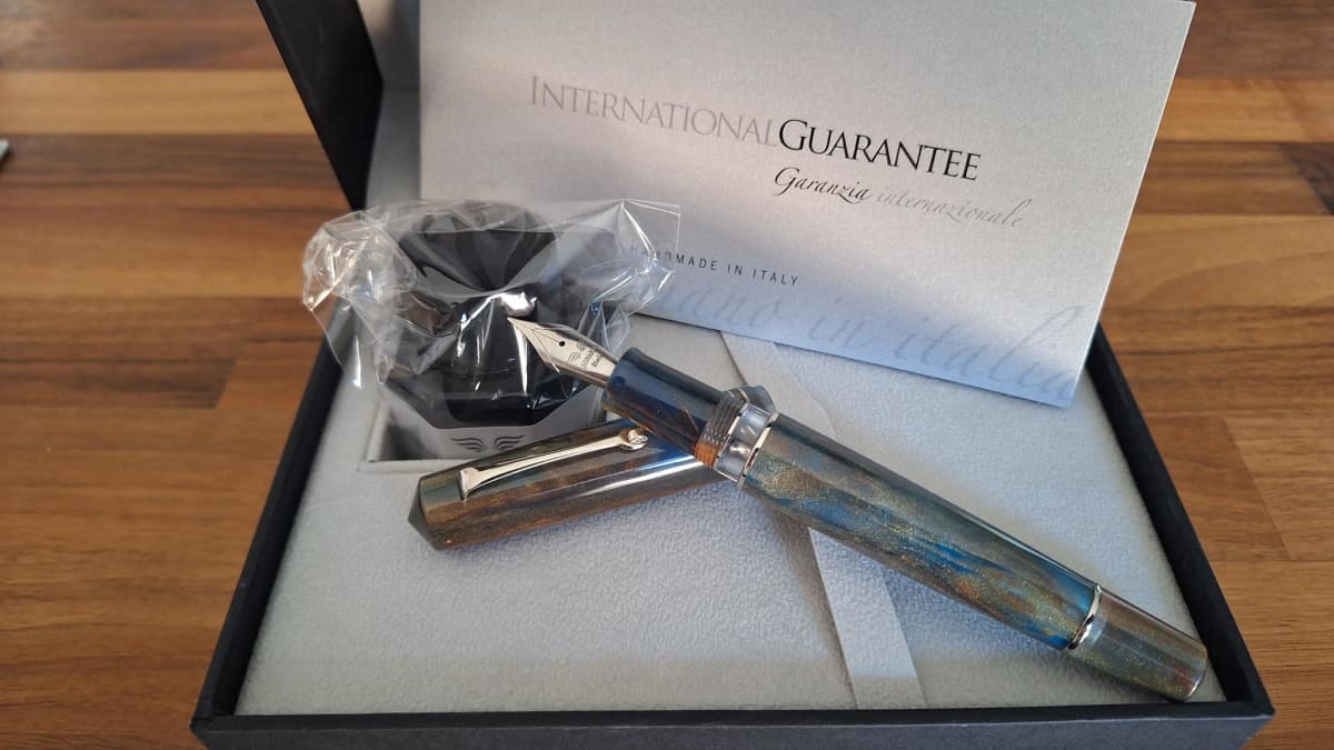 Leonardo Momento Zero Grande 2.0 Stardust Steel EF Nib