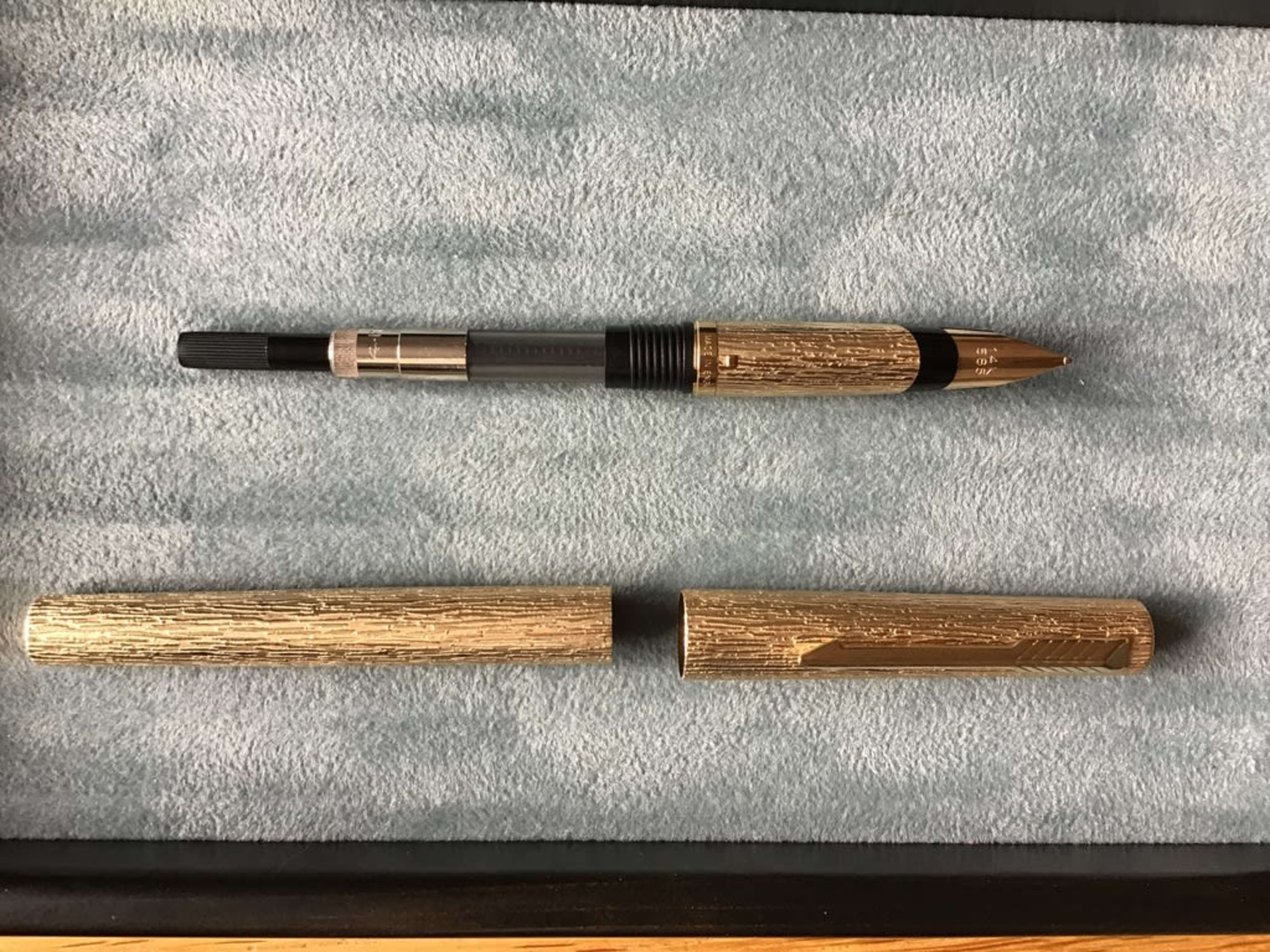 Uncommon Parker 105 "Bark finish" Fountain pen