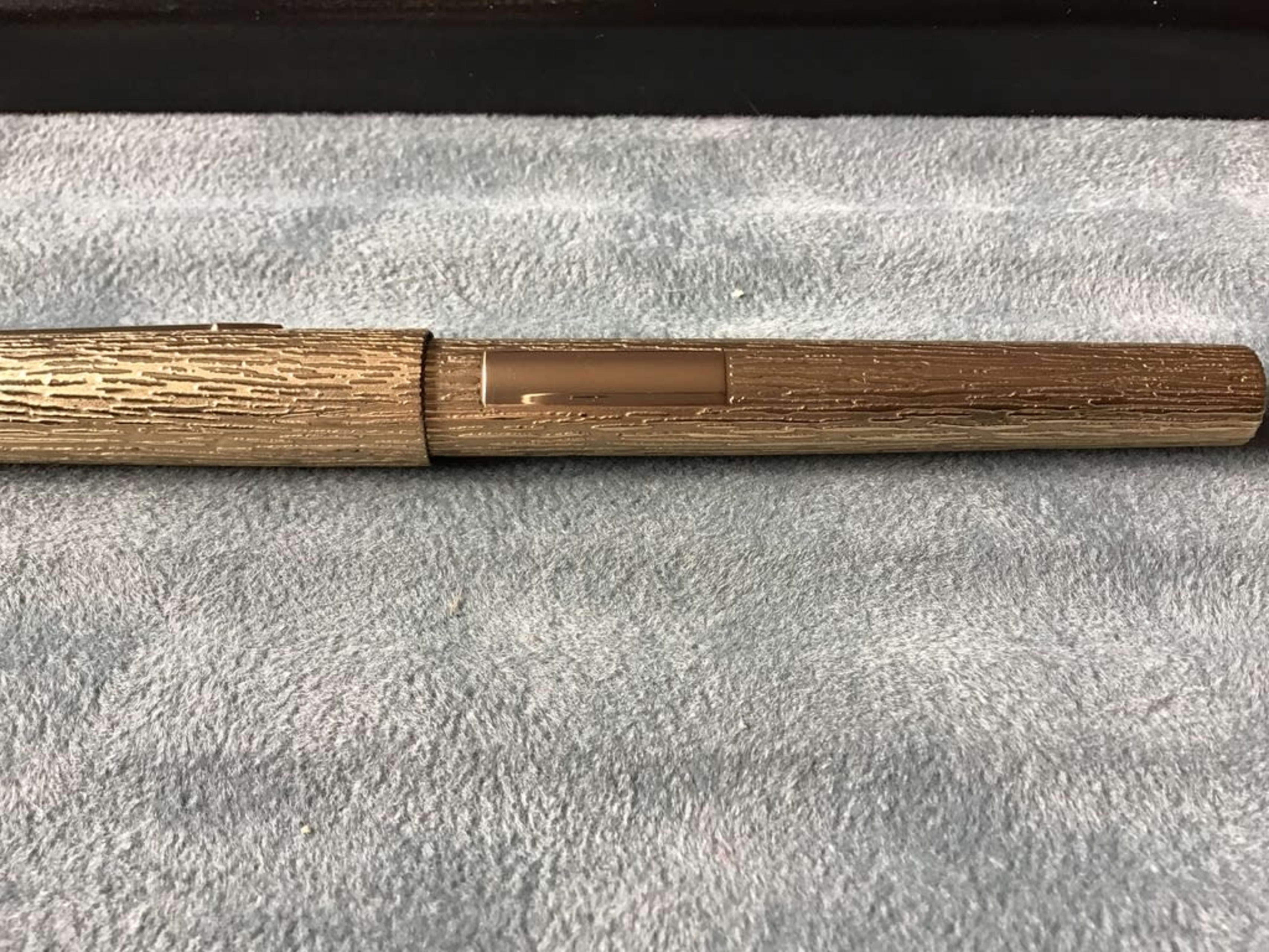 Uncommon Parker 105 "Bark finish" Fountain pen