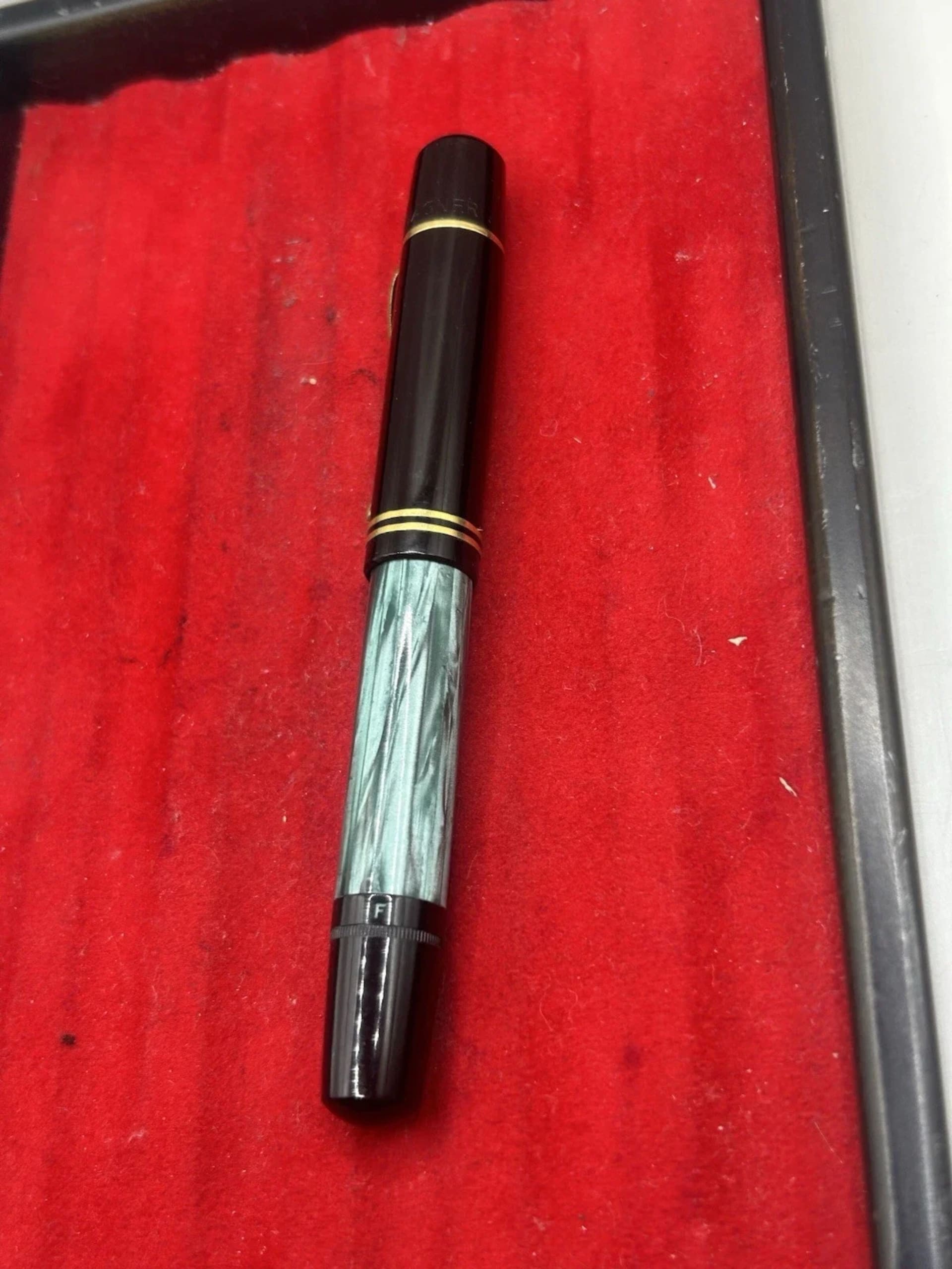 Vintage Pelikan 100N Fountain Pen In Green Marble Semi Flexible NIB 14Ct