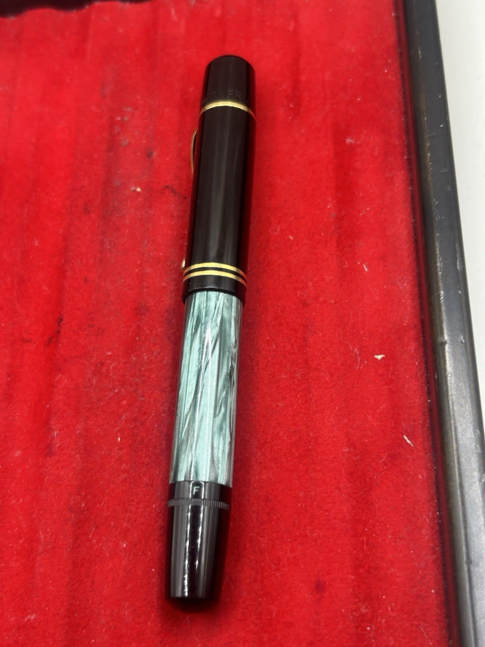 Vintage Pelikan 100N Fountain Pen In Green Marble Semi Flexible NIB 14Ct